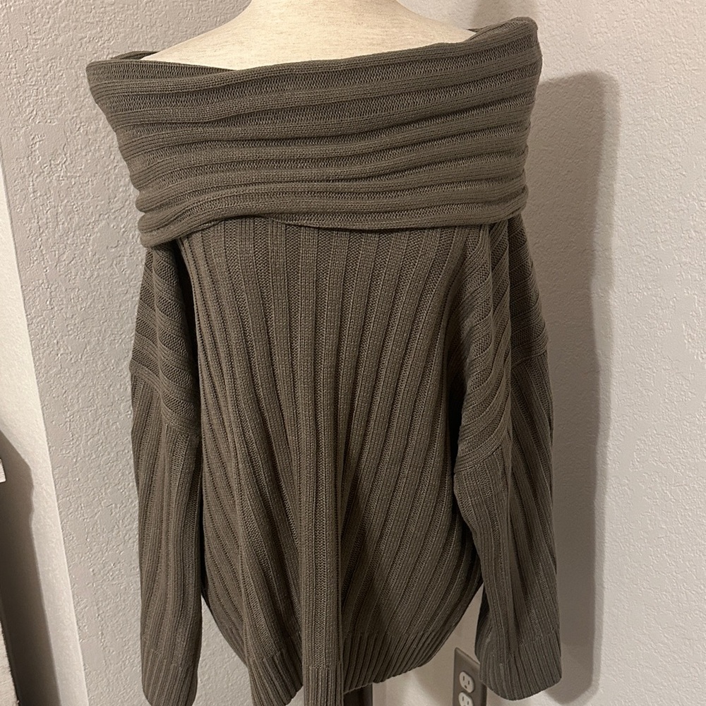 NWT- WeWoreWhat Sweater (XS) - Picture 4 of 5